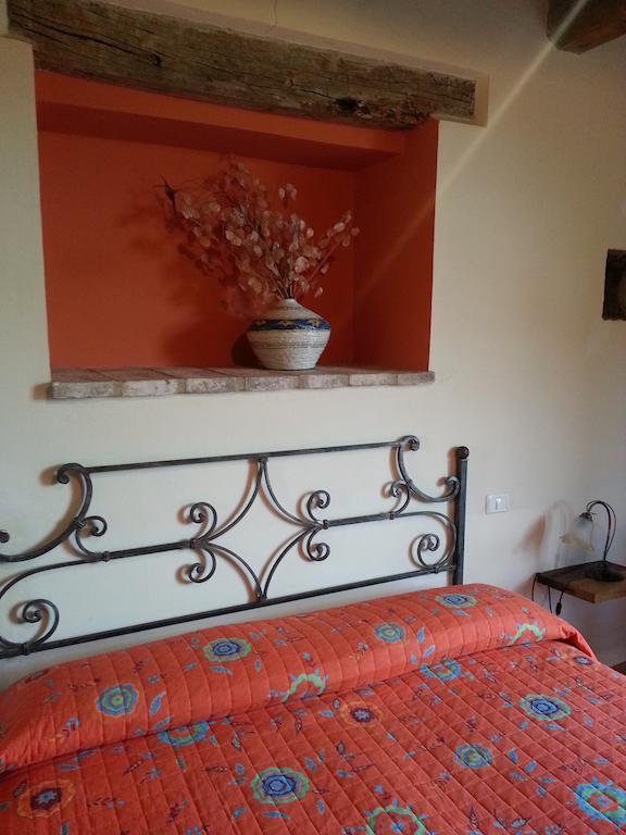 Girfalco Country House Bed and Breakfast Urbino Esterno foto
