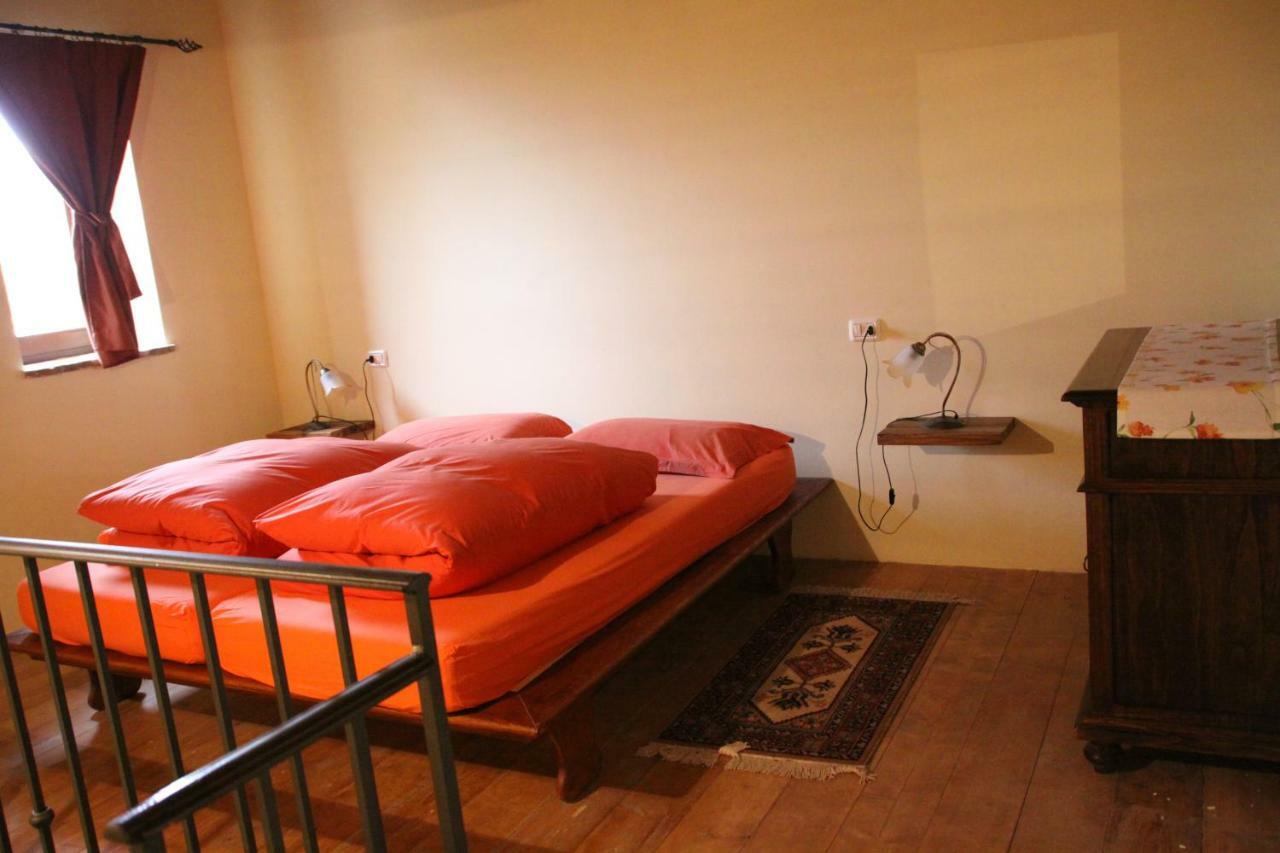 Girfalco Country House Bed and Breakfast Urbino Esterno foto