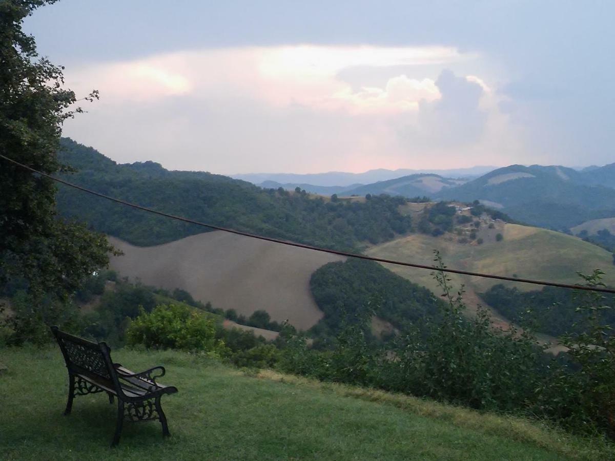 Girfalco Country House Bed and Breakfast Urbino Esterno foto